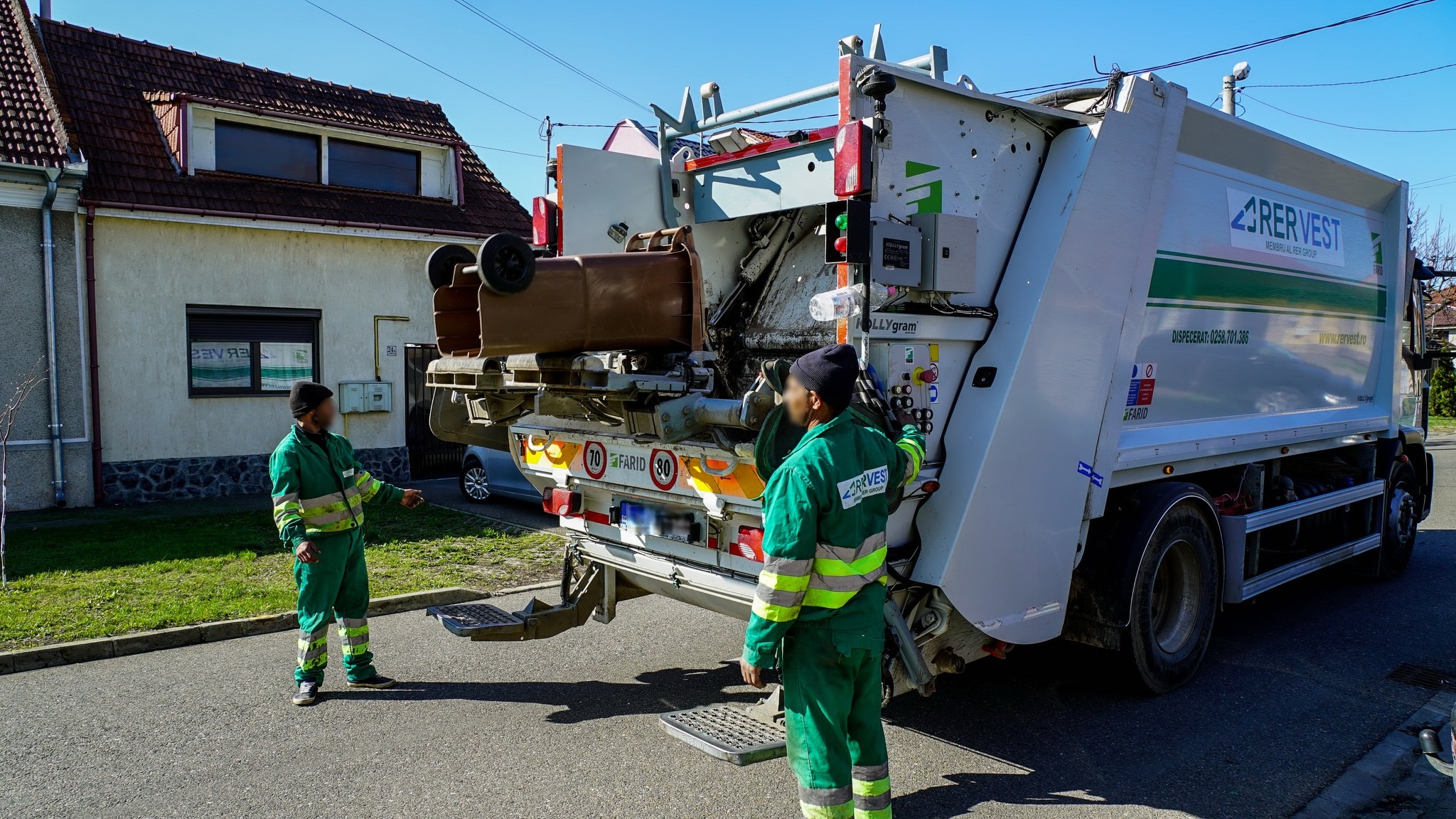 Kisebb hulladékszállító járműveket vet be a RER az aluljáró-építések idején