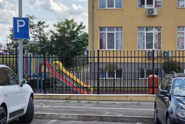 Lezárták a Betel Líceum játszóterét Nagyváradon – súlyos hiányosságokat talált a fogyasztóvédelem a hétfői baleset után