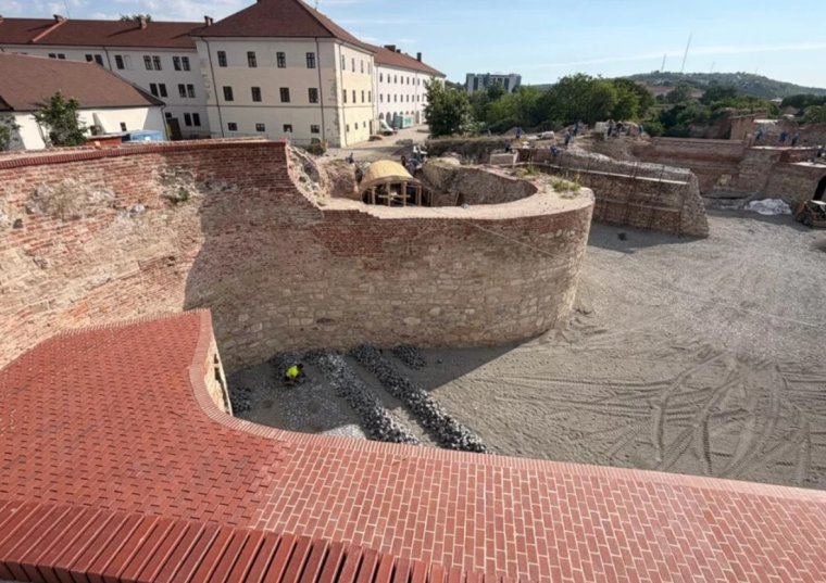 A végéhez közeledik a Királyfia-bástya felújítása a nagyváradi várban