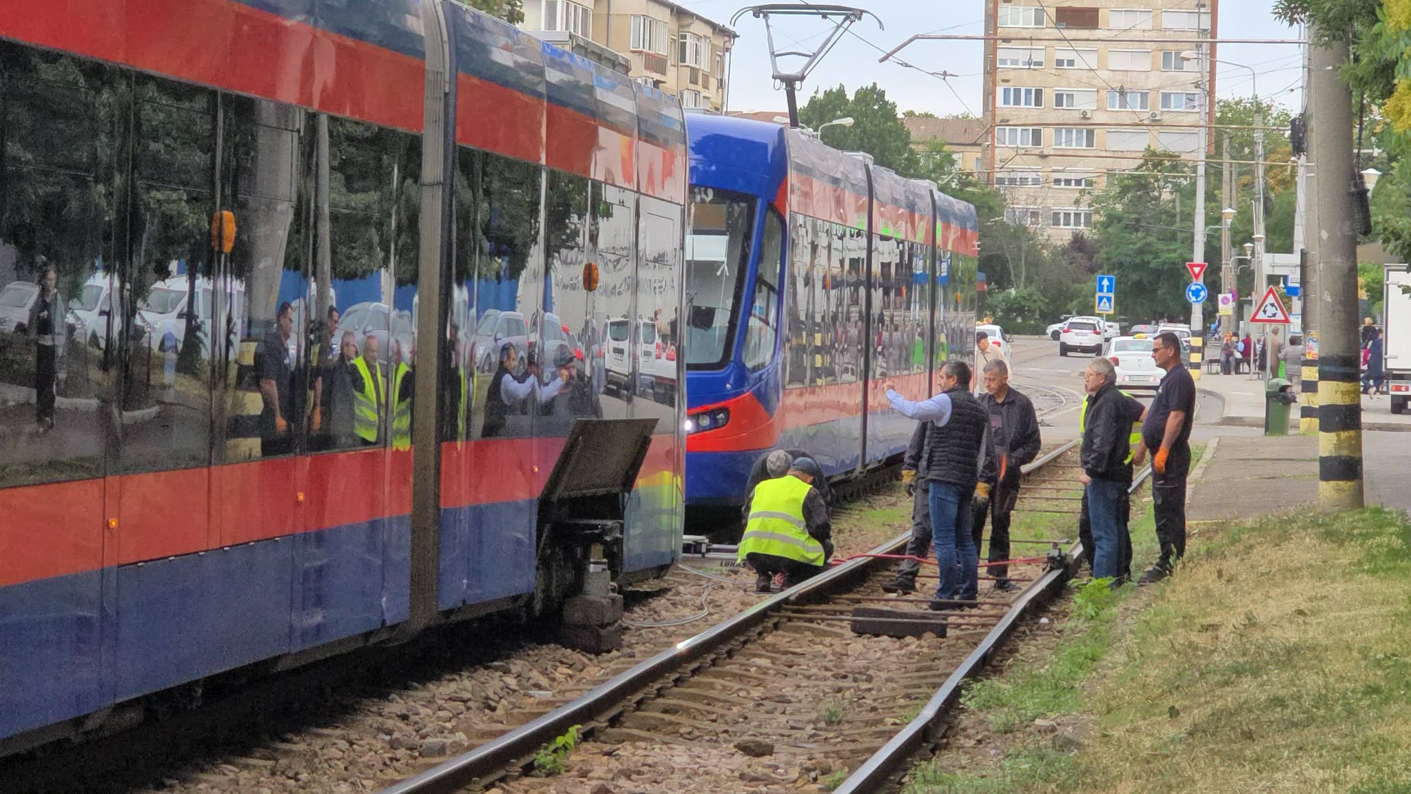 Ismét kisiklott egy villamos a rogériuszi piacnál – buszokkal pótolják a járatokat