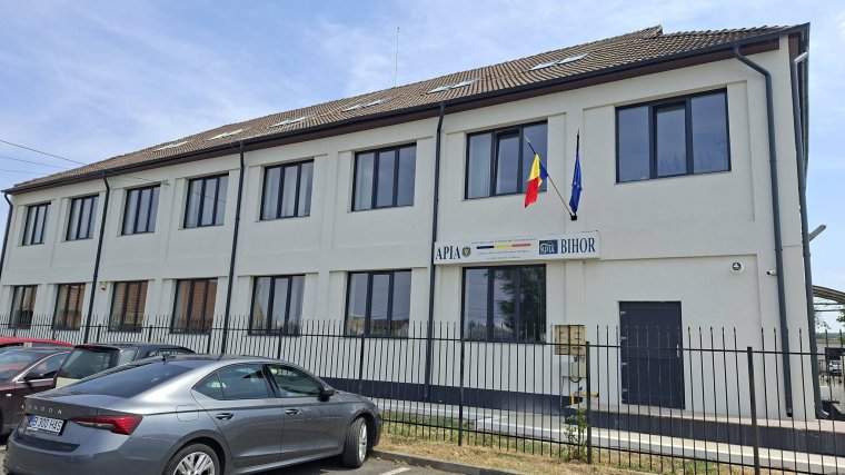Visszaköltözött felújított régi székházába a Bihar megyei APIA Központ