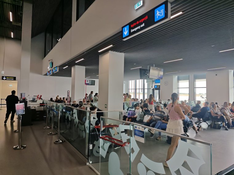 Meghibásodott a Wizz Air repülőgépe, közel 200 utas rekedt a nagyváradi repülőtéren
