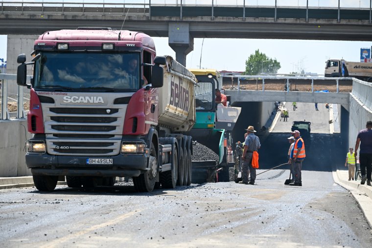 Már aszfaltozzák az Aradi úti aluljárót, 85 százaléknál tart a kivitelezés