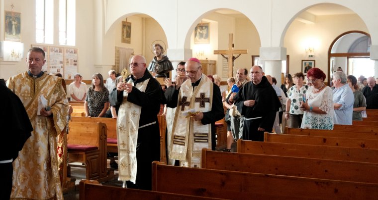 Nagyváradra érkeztek Assisi Szent Ferenc ereklyéi | GALÉRIA