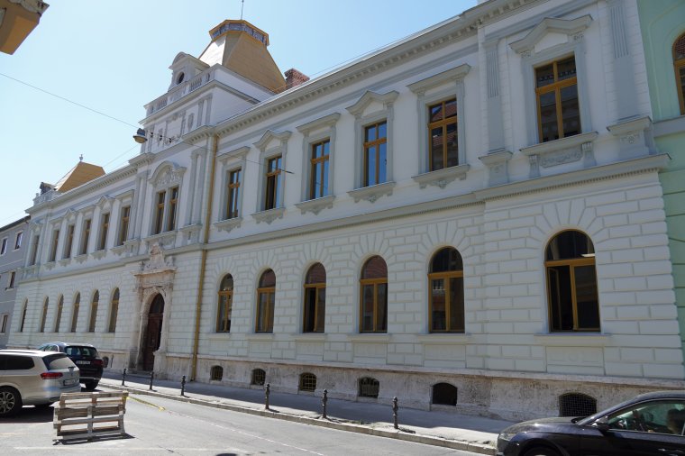 Meghozta az eredményt a többletadó: megújult a nagyváradi postapalota homlokzata