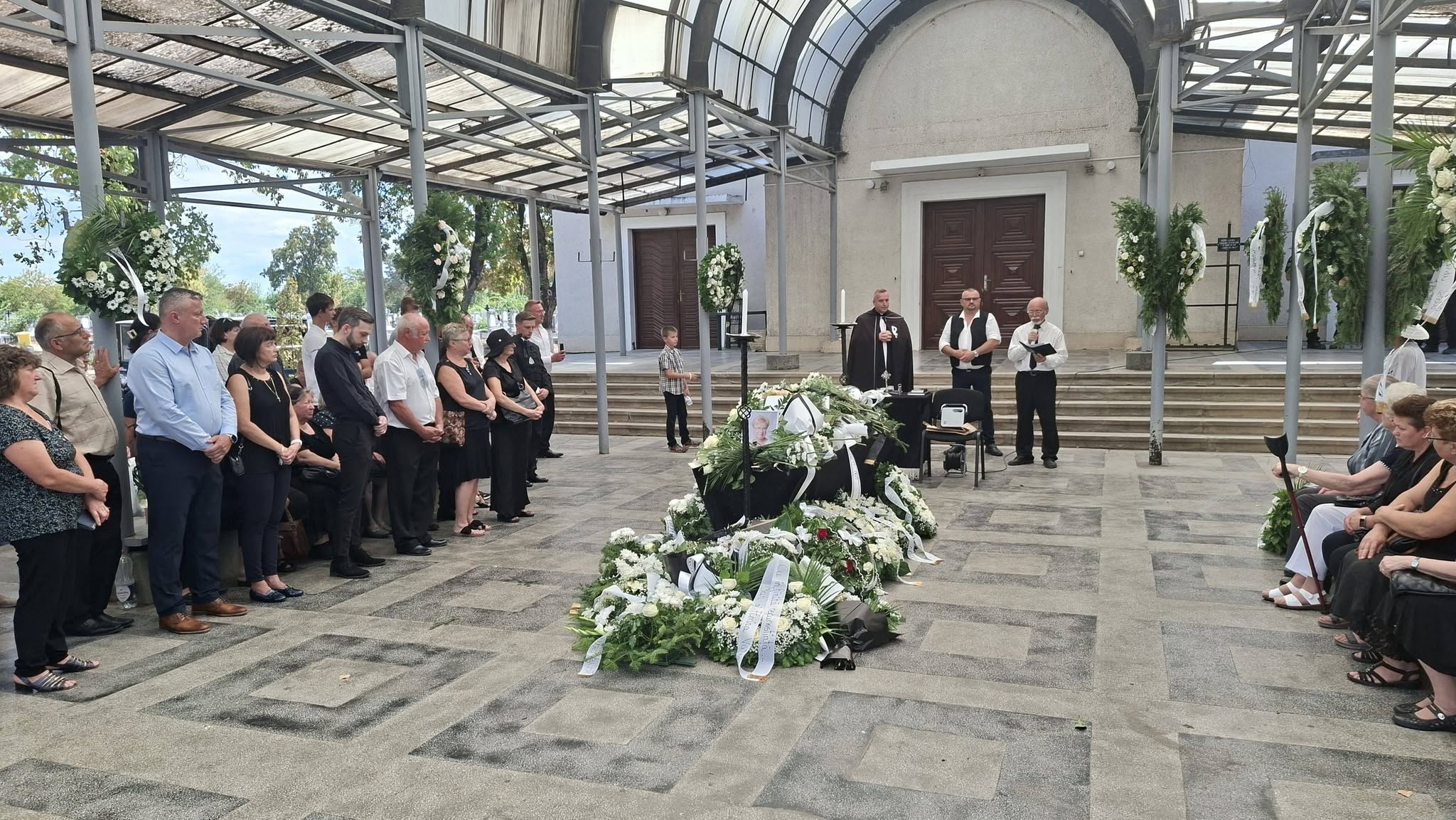 Eltemették Koncsek Vadnai Zita gyermekvédelmi és szociális szakembert
