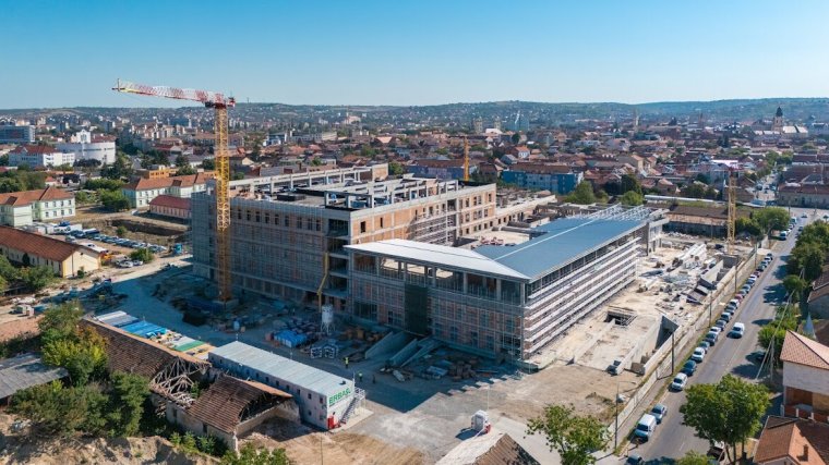 Aláírták a Vlădeasa utcai új járványkórház és tüdőgyógyászat finanszírozási szerződését