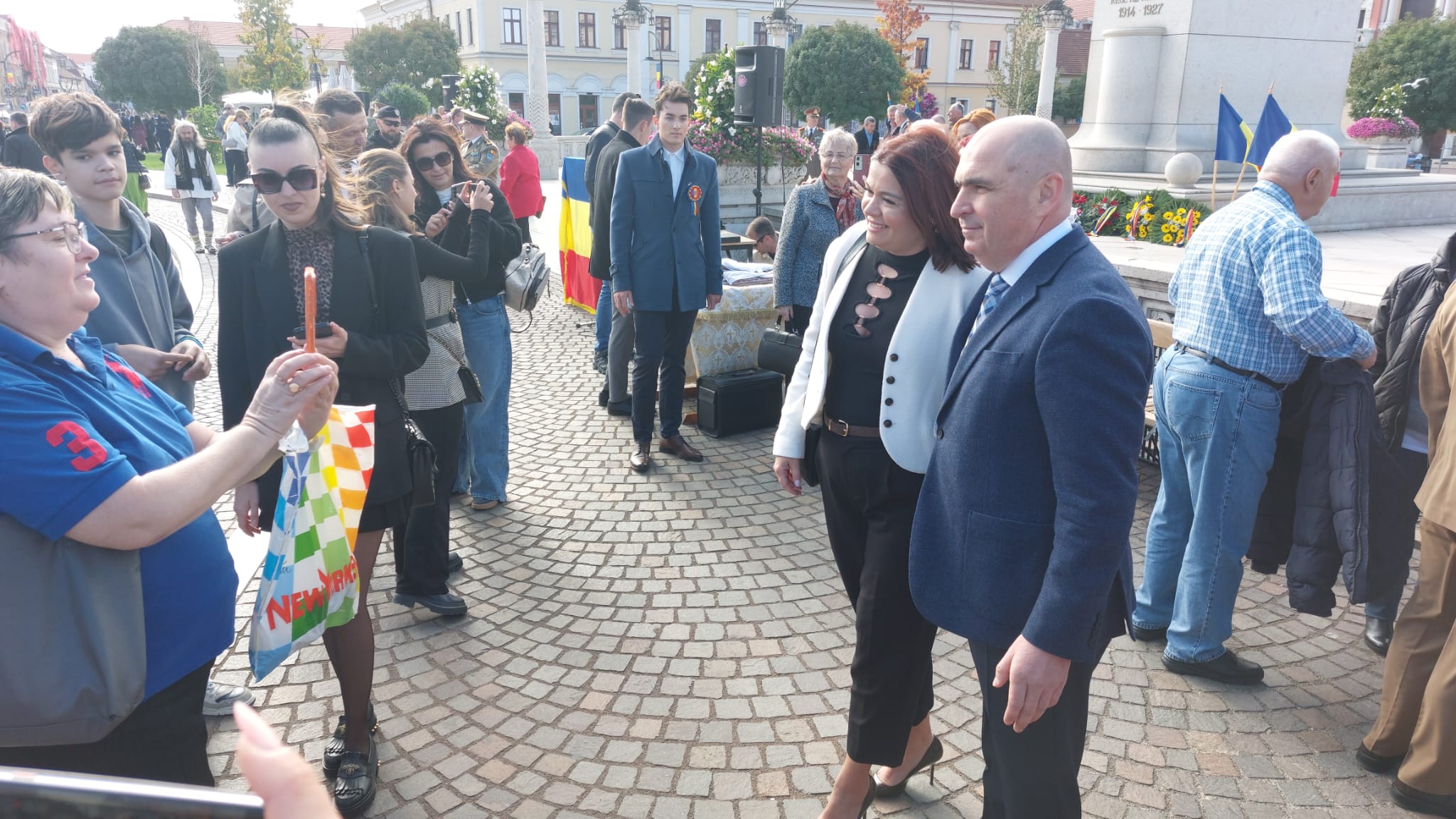 Ilie Bolojannal fotózkodtak a román hadsereg napján a váradiak
