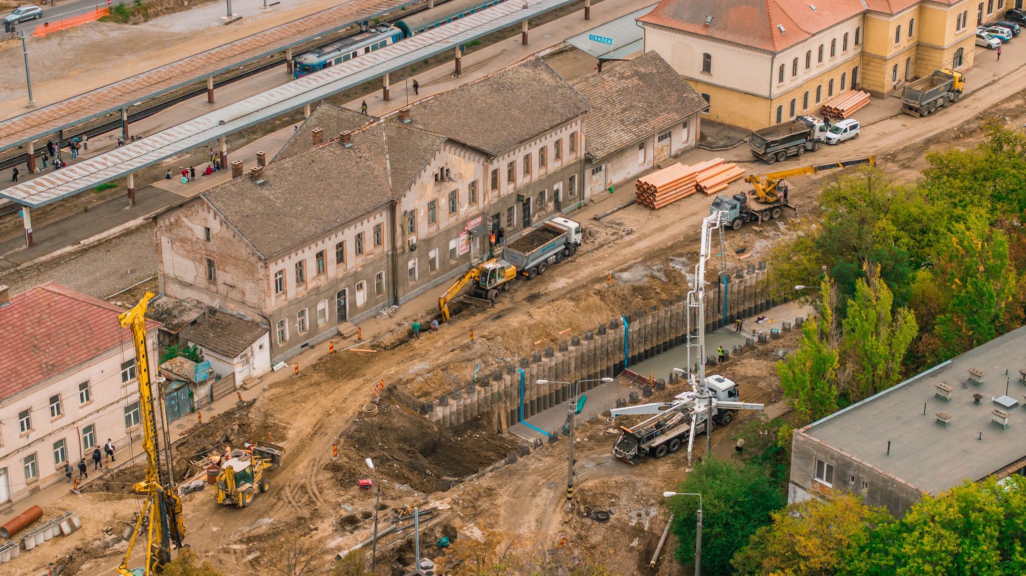 Felülnézetből látszik igazán, mekkora beruházás zajlik a nagyváradi állomásnál | FOTÓK