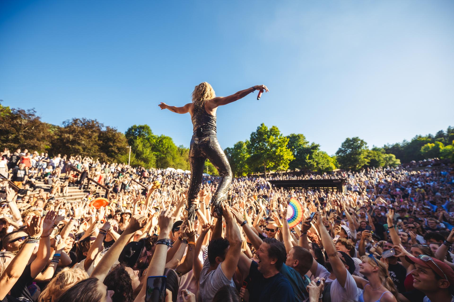 Itt a Fishing on Orfű teljes zenei programja, még vannak jegyek
