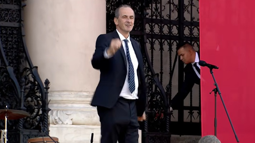 Ismét táncra perdült Hegedűs Zsolt, ezúttal a rendszerváltó népünnepélyen | VIDEÓ