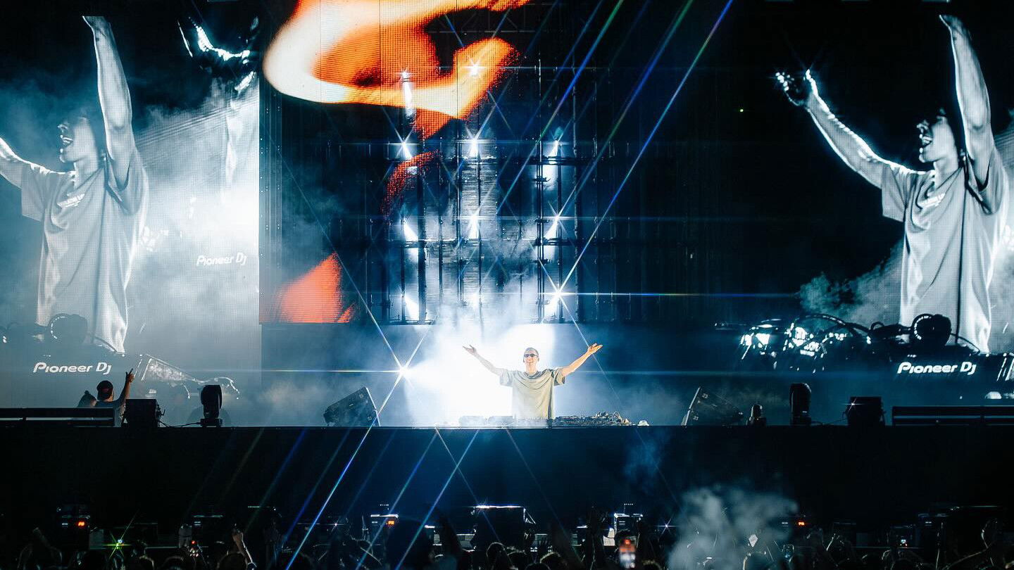 Lost Frequencies koncertezik Püspökfürdőn