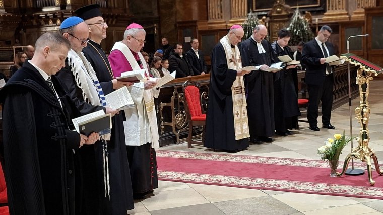 Békéért és egységért imádkoztak a székesegyházban tartott imaheti alkalmon