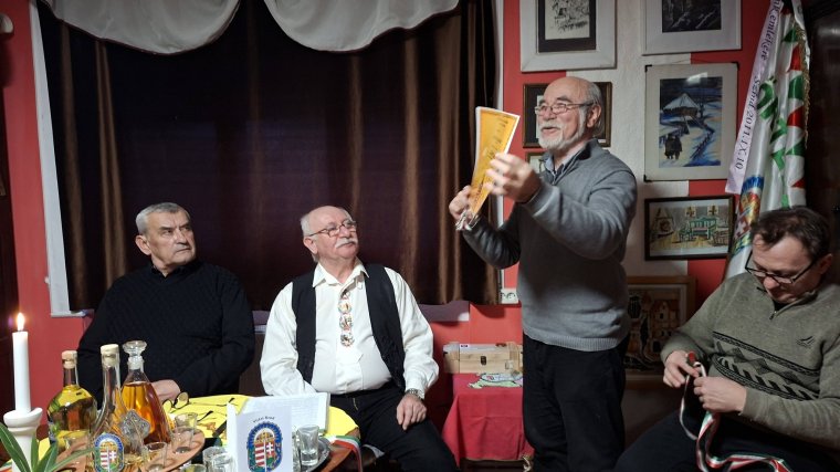 Bocskai-kaput állít a Pro Szentjobb Alapítvány a községben