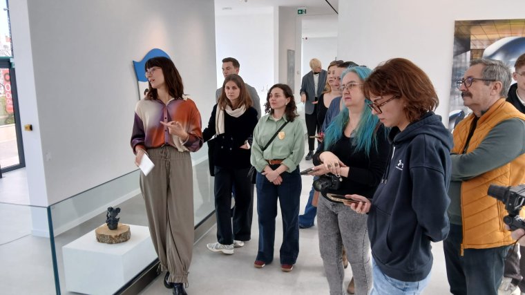 Nevető könnyek és síró kacajok – új kiállítás a NOCA-ban