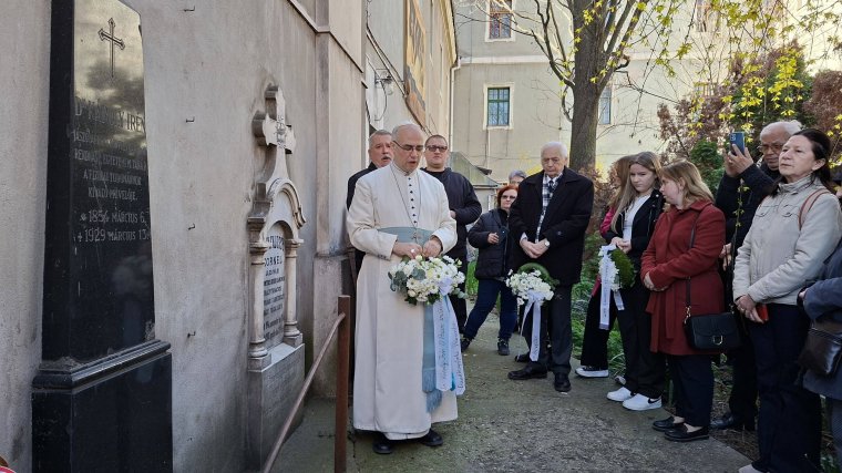 Dr. Károly József Iréneusz kanonokra, tudósra emlékeztek a premontrei rend váradi széktemplomában