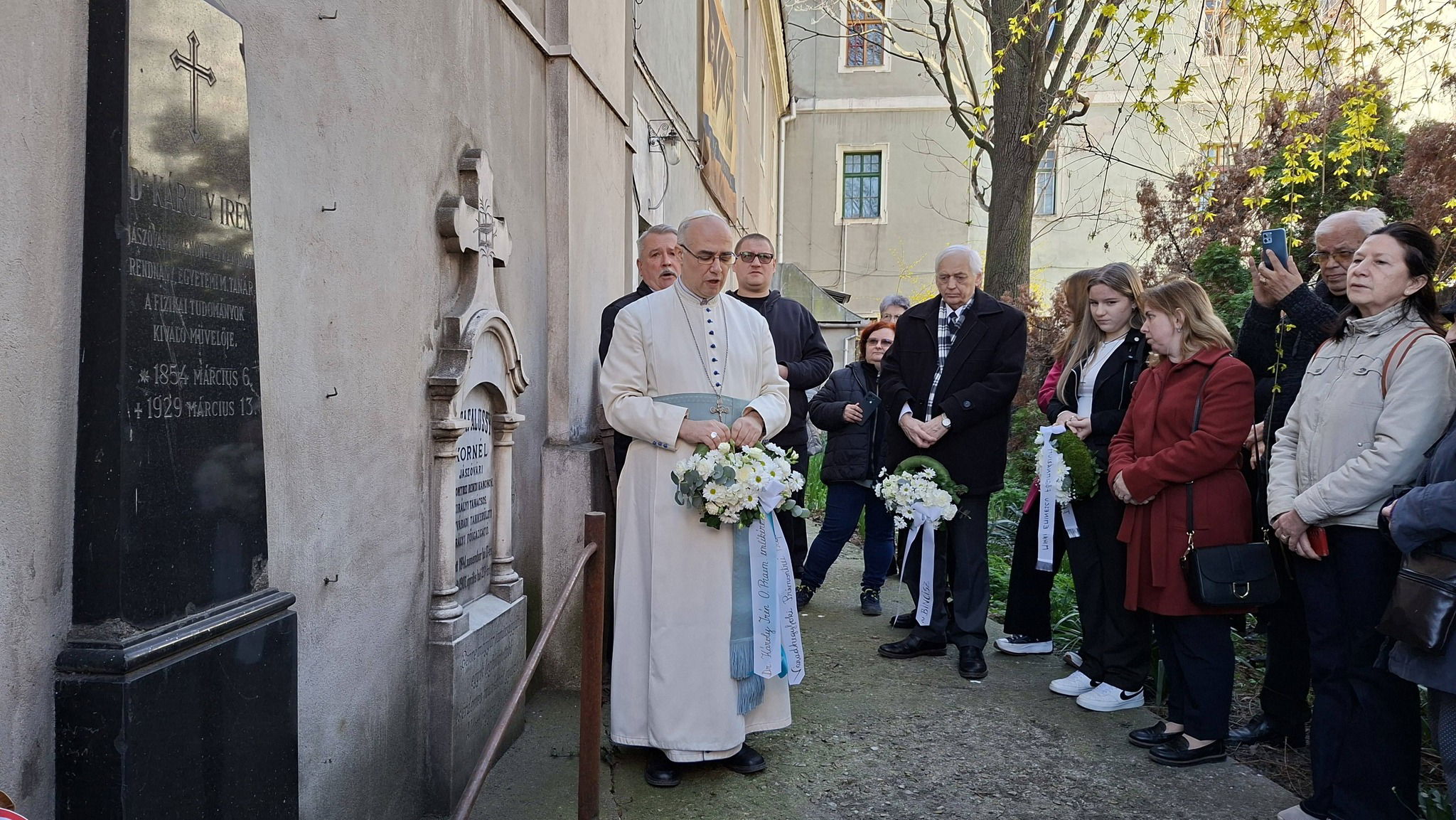 Dr. Károly József Iréneusz kanonokra, tudósra emlékeztek a premontrei rend váradi széktemplomában