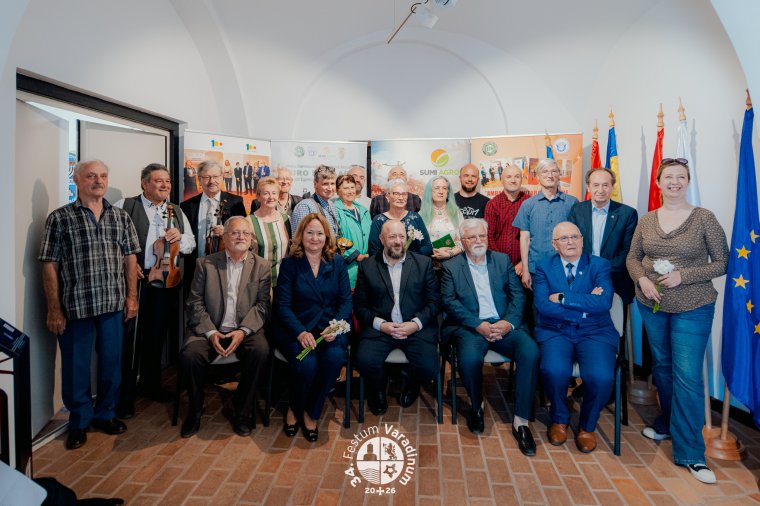 Tükörkiállításokat szerveztek sajtófotókból Nagyváradon és Debrecenben
