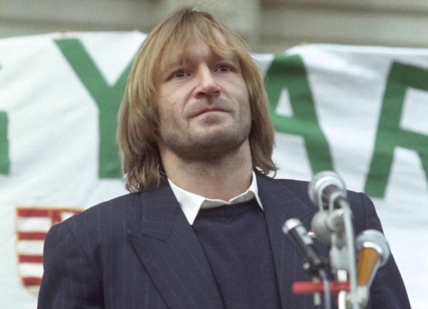 Magyar Péter: Cserhalmi György kapja meg a Magyar Érdemrend nagykeresztjét