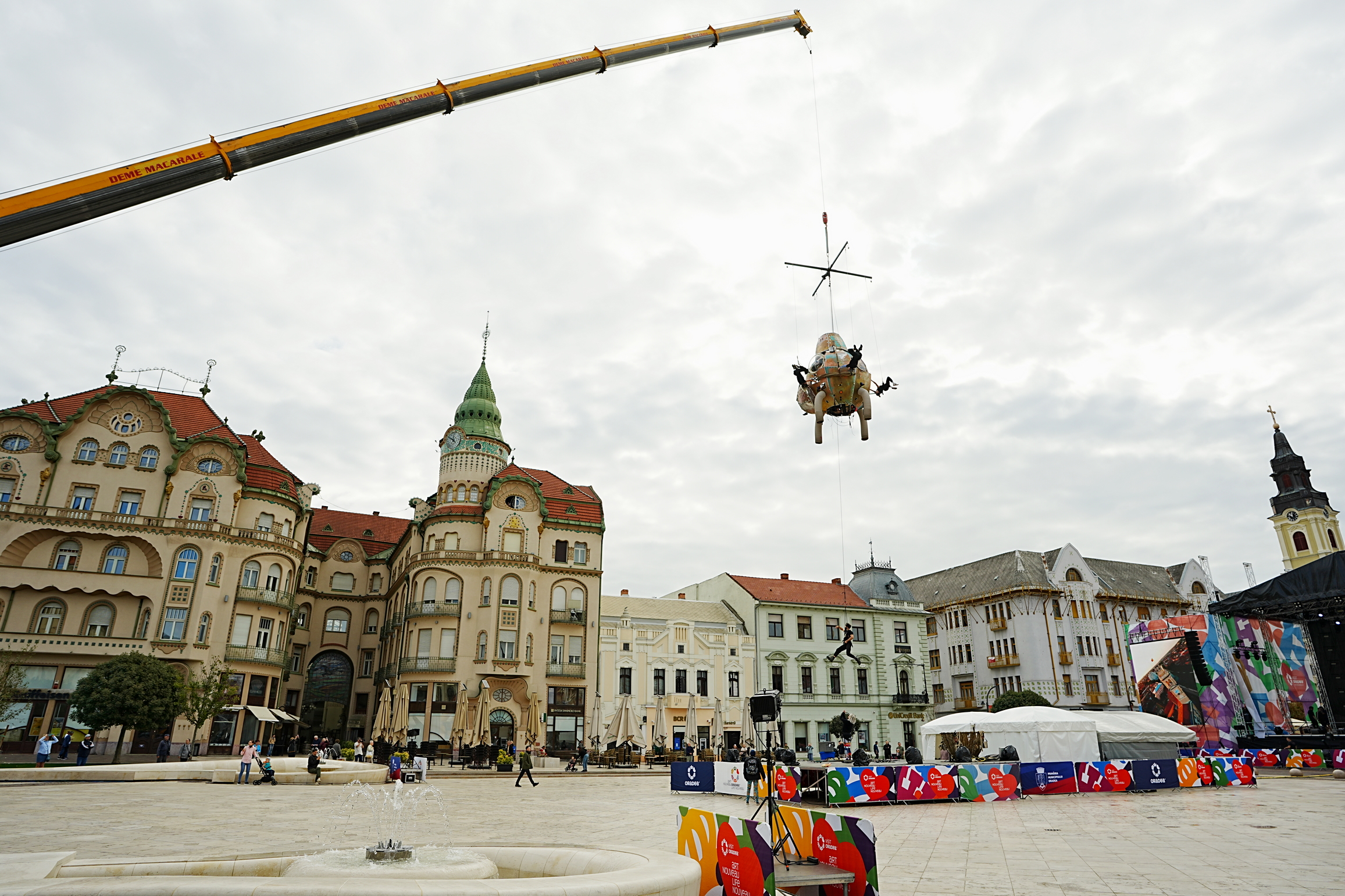 Légi színház a város felett – kezdődik a FestiFall Nagyváradon
