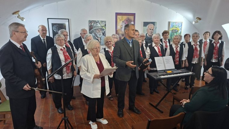 Őszi ragyogás: a szépkorúakat ünnepelték a Tibor Ernő Galériában