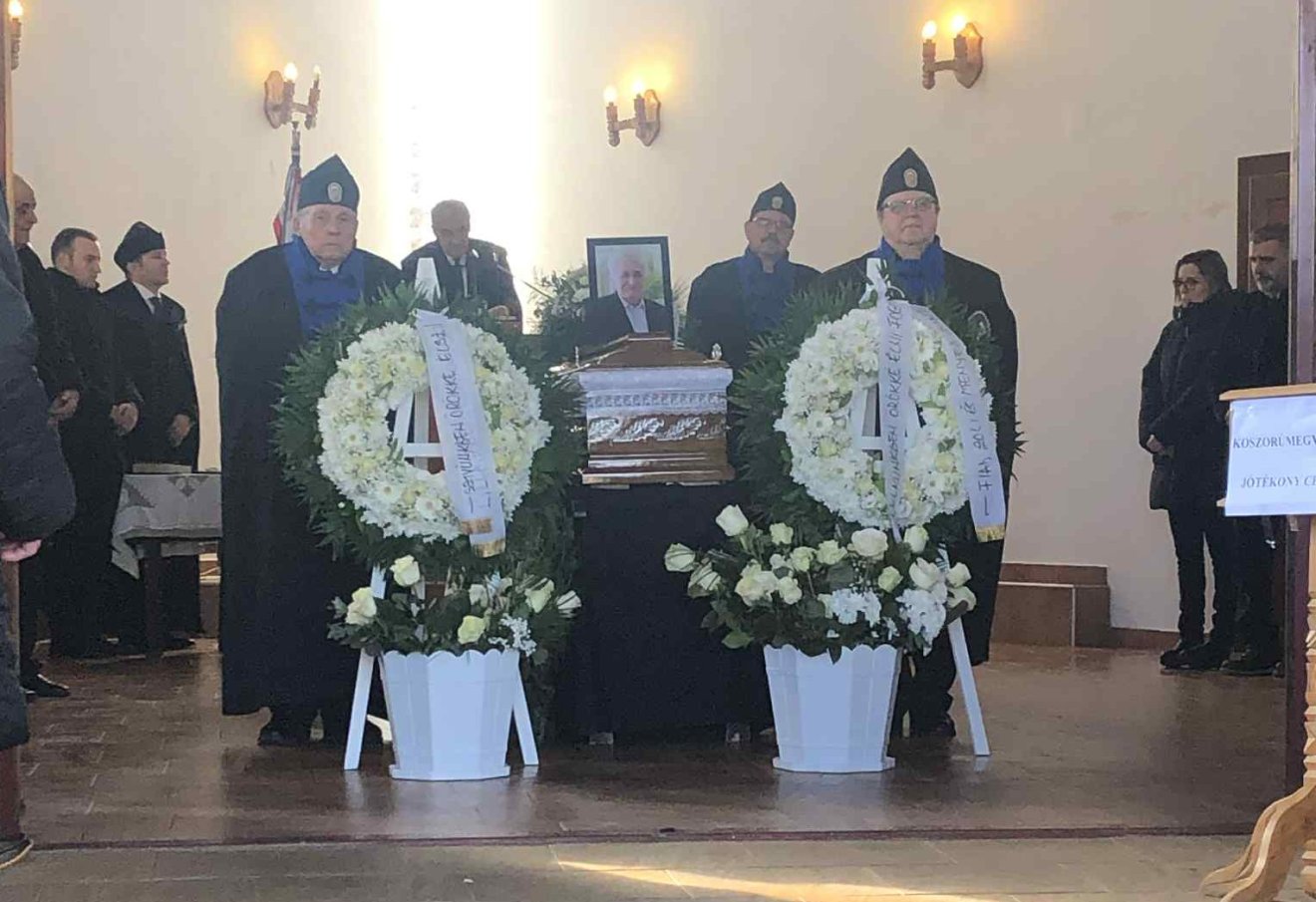 „Felfoghatatlanul hamar távozott”: utolsó útjára kísérték Kovács Zoltánt, Érmihályfalva egykori polgármesterét