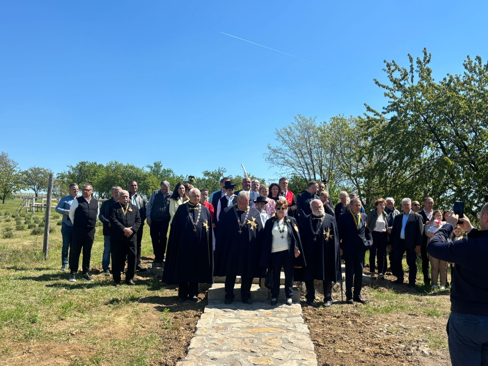 Fából készült Szent György-szobrot avattak Bihardiószegen