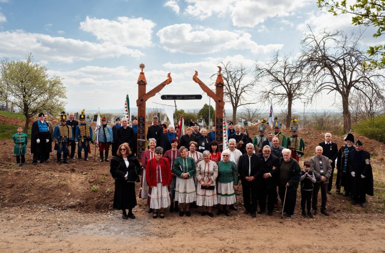 Bocskai István-kaput avattak Szentjobbon