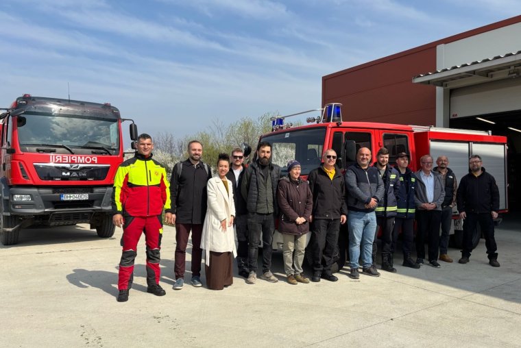 Tűzoltóautót adott át a Caritas a diószegi kiképző központnak
