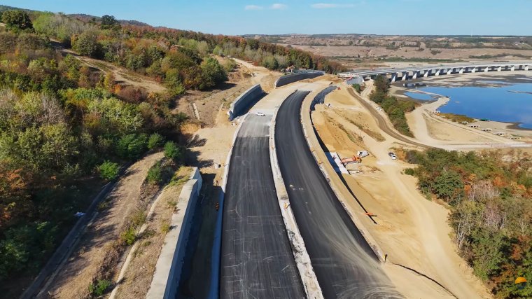 Novemberben már autópályán közlekedhetünk Berettyószéplak és Bisztraterebes között