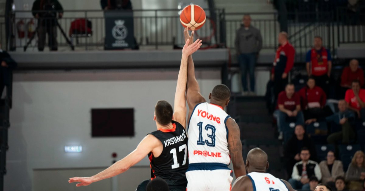 Életben tartotta továbbjutási esélyeit a váradi kosárcsapat