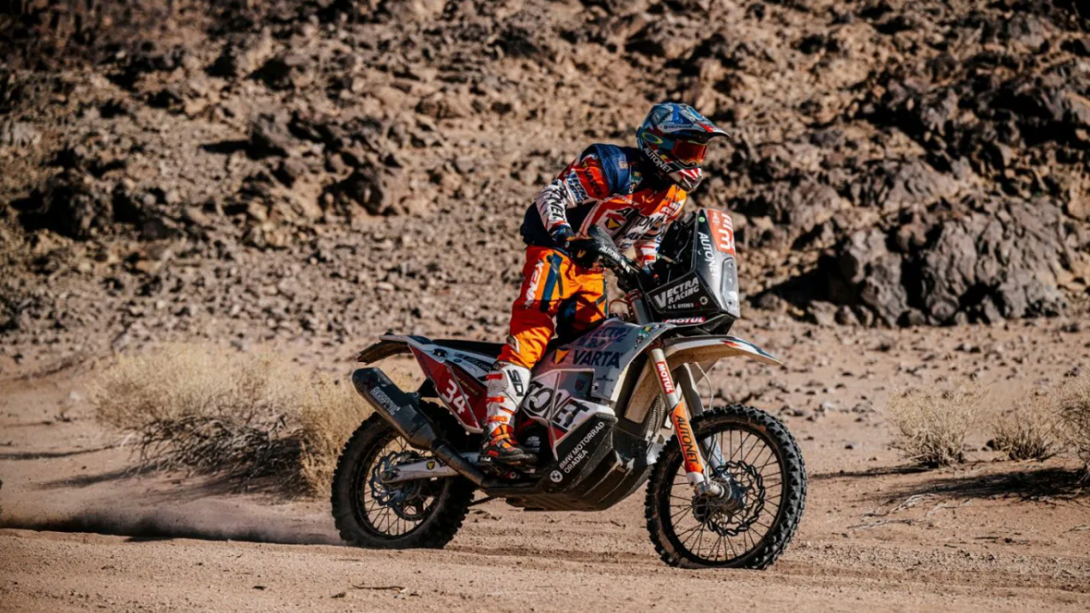 Dakar-rali: két szakasz után is vezeti kategóriáját Gyenes