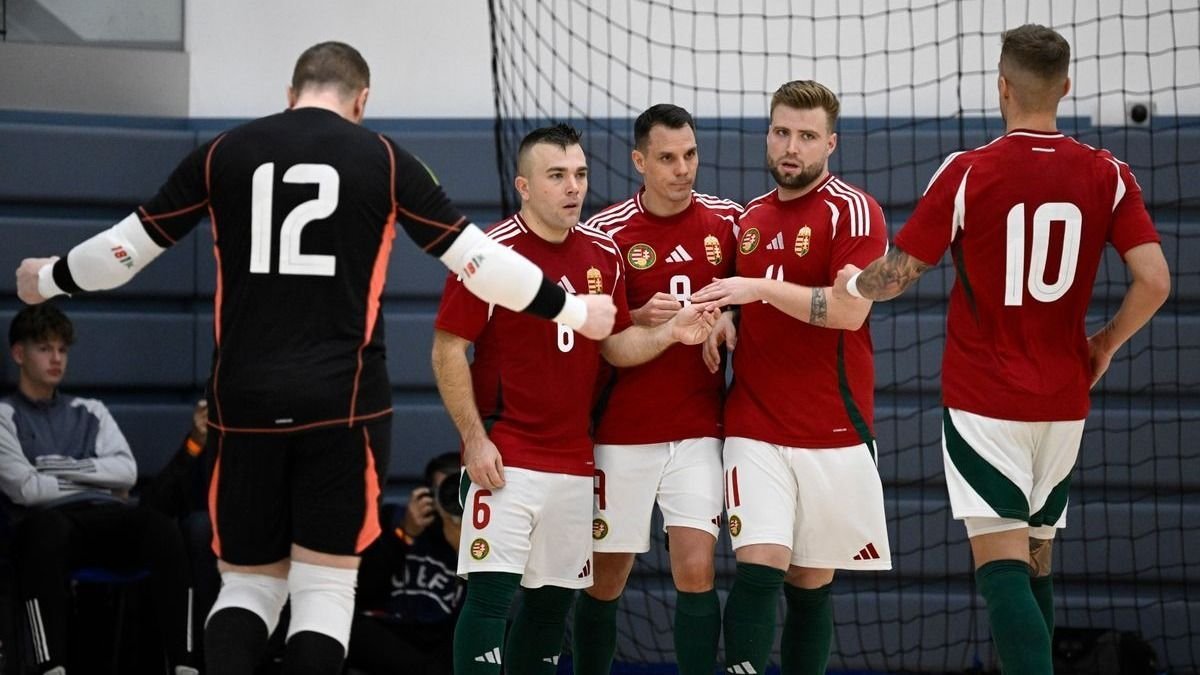 Futsal-Eb: bravúr kell a magyar csapat továbbjutásához