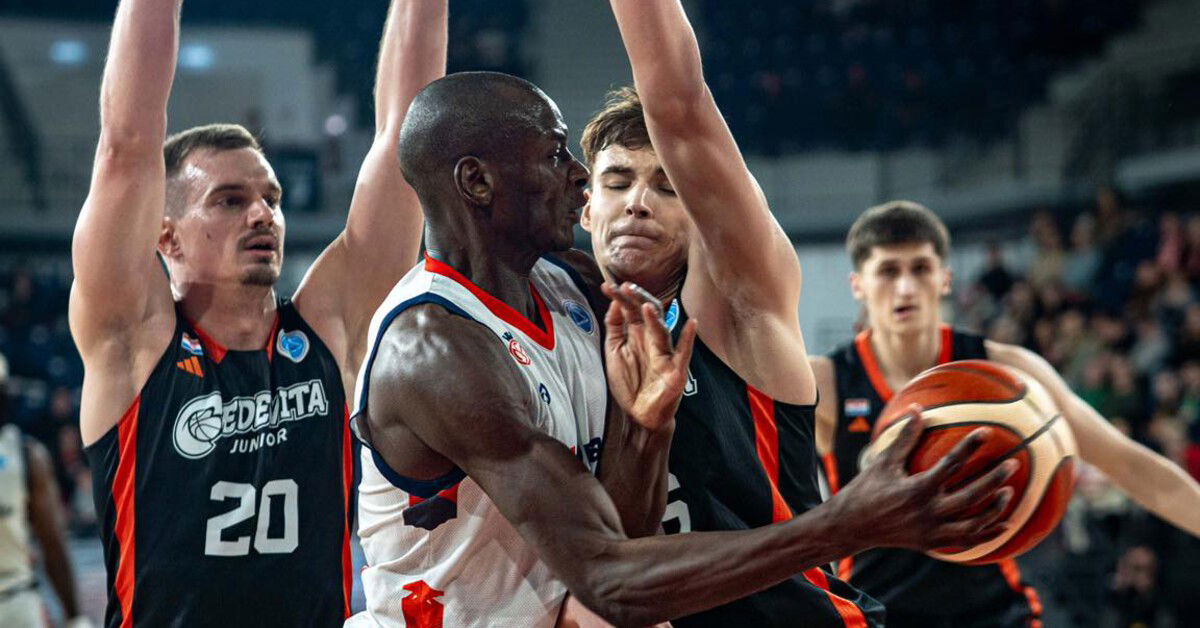 Sűrű idegenbeli program előtt a váradi kosarasok