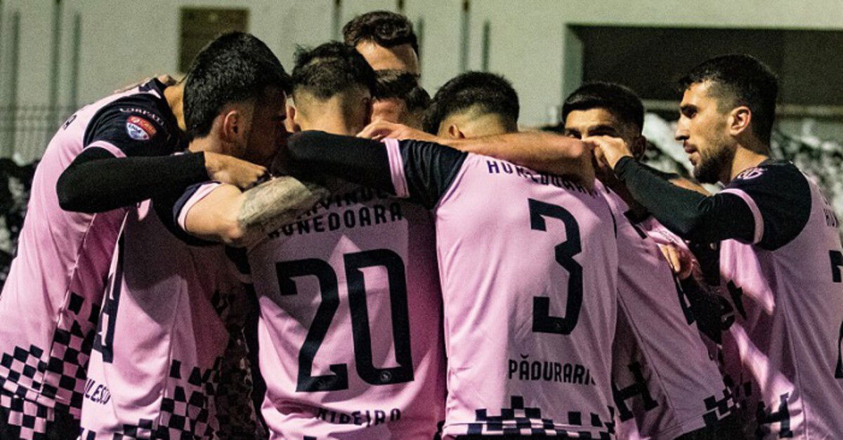 Utcahosszal vezeti a másodosztályt a Corvinul