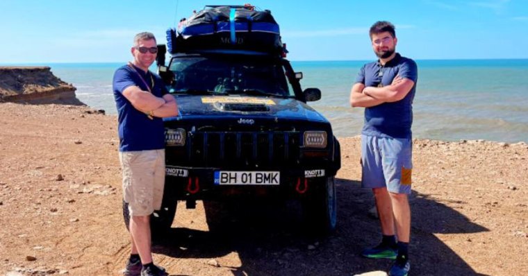 Tankcsapda a sivatagban – nagyszalontai fiatalok is nekivágtak az idei Budapest–Bamakónak