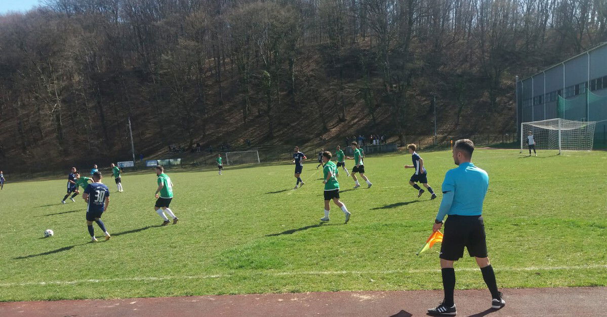 Forró hangulatú futballcsata a hegyi futók árnyékában