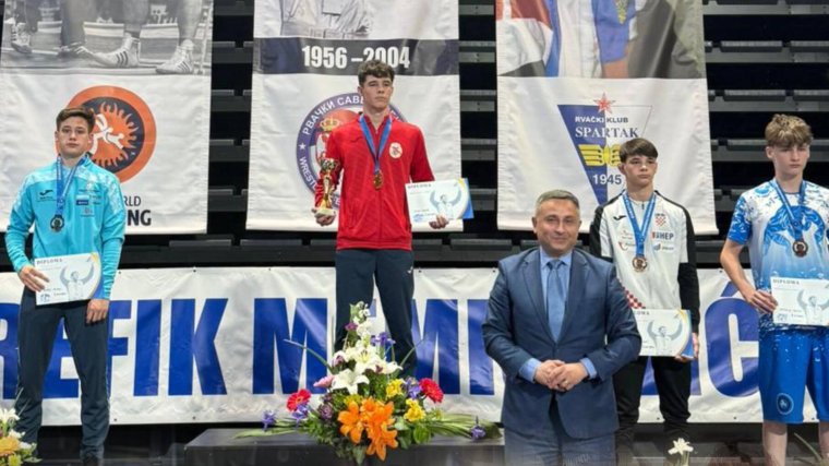 Nemzetközi tornán lett ezüstérmes a váradi birkózó