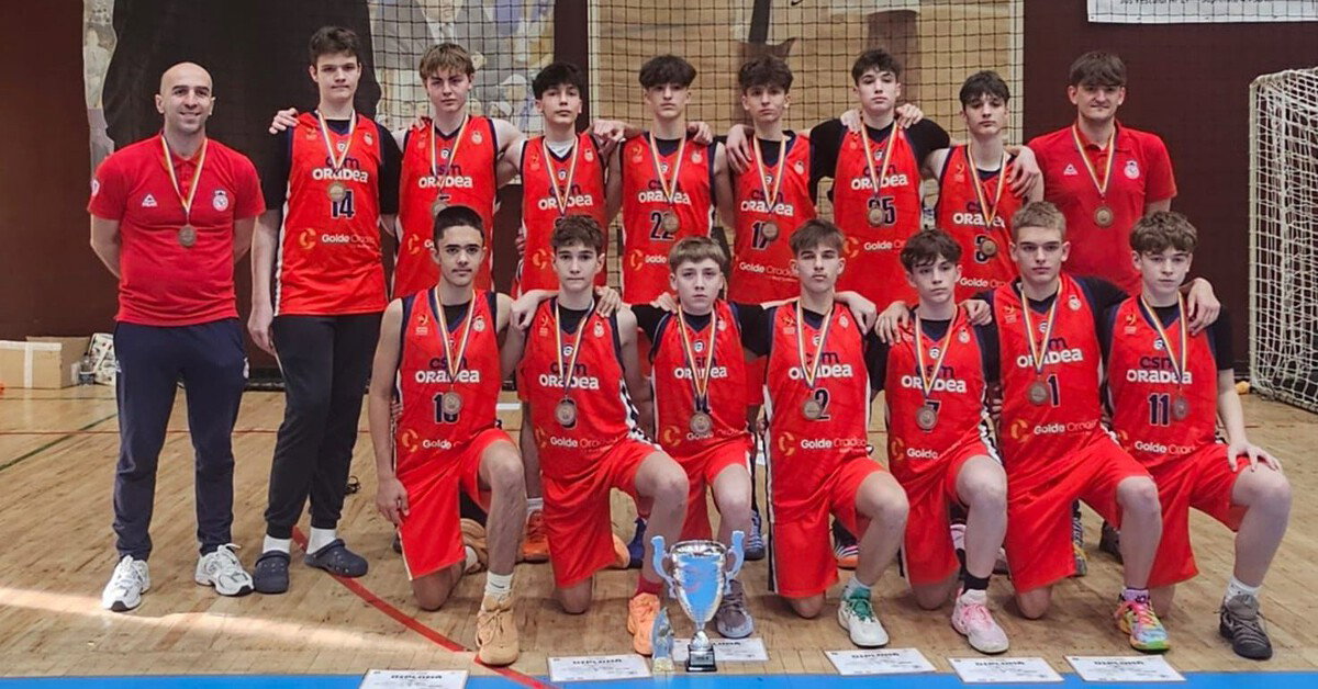 Fényesen csillogó bronzérmet hoztak haza a VSK U15-ös kosarasai
