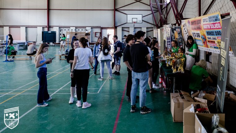 Tenisszel és röplabdával színesedik a PKE sportnapja