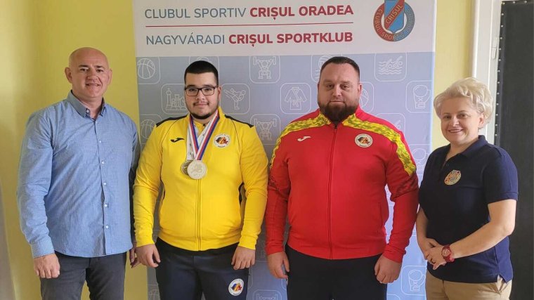 Négy éremmel tért haza Csehországból a Crișul erőemelője