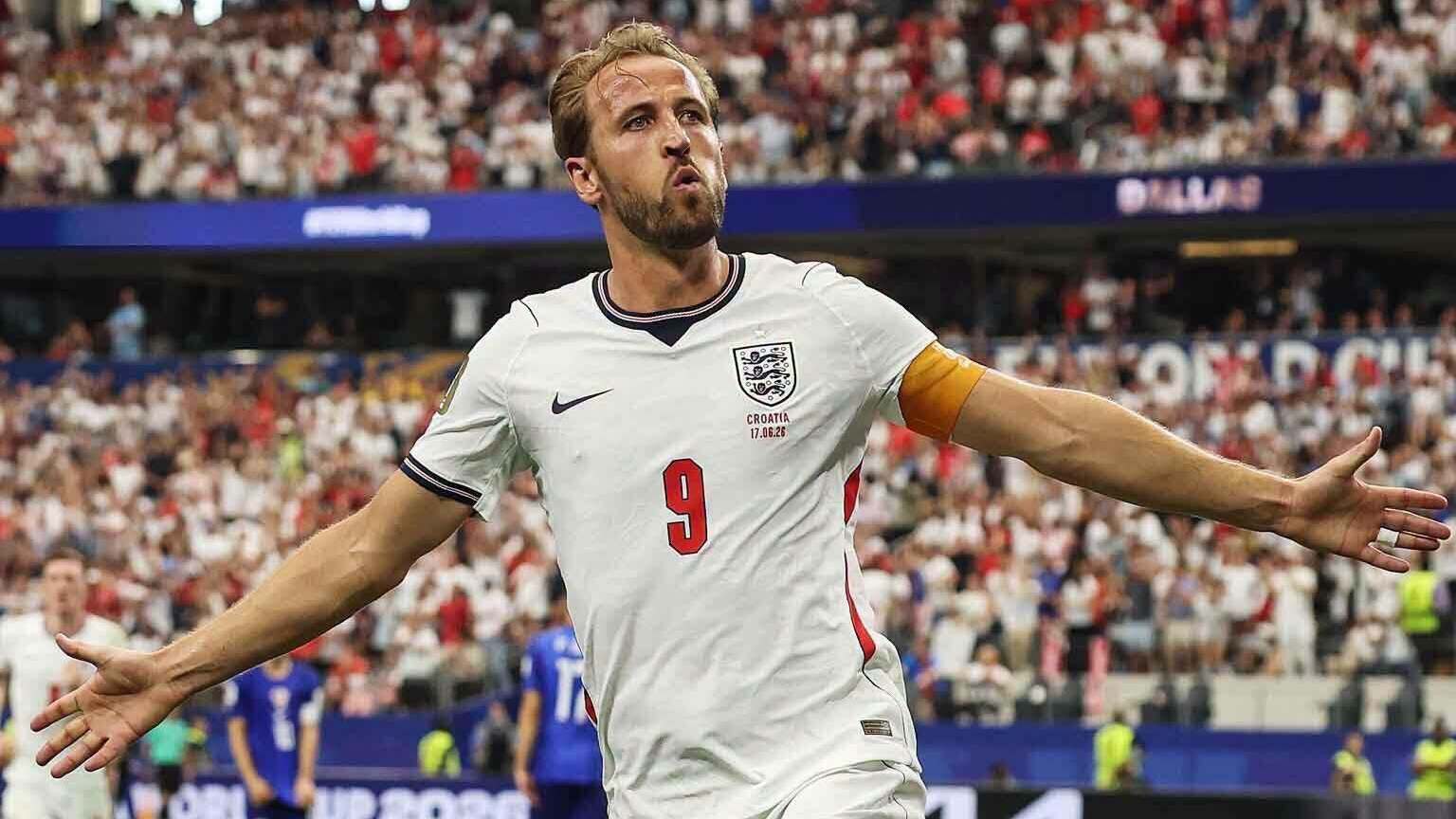 Kane vezérletével Anglia nyerte a forduló rangadóját
