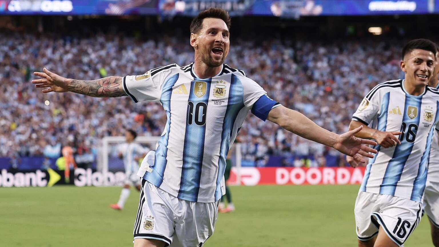 Messi mesterhármassal beállította Klose vb-rekordját