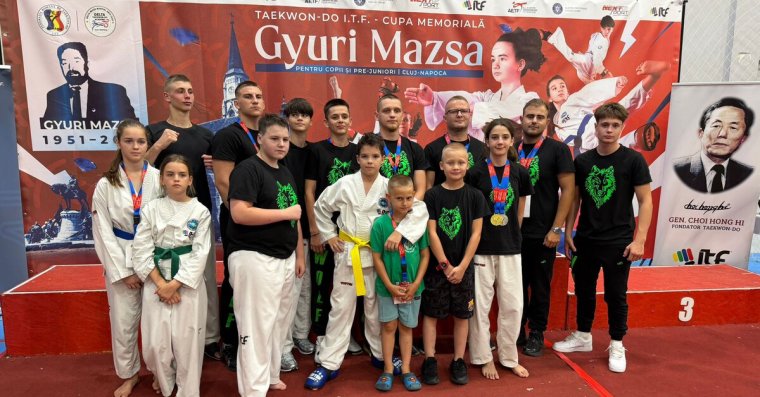 Tizenkilenc éremmel tértek haza a váradi taekwondósok