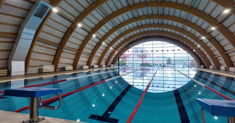 Észszerű húzással tették fenntarthatóbbá az új tanuszodát