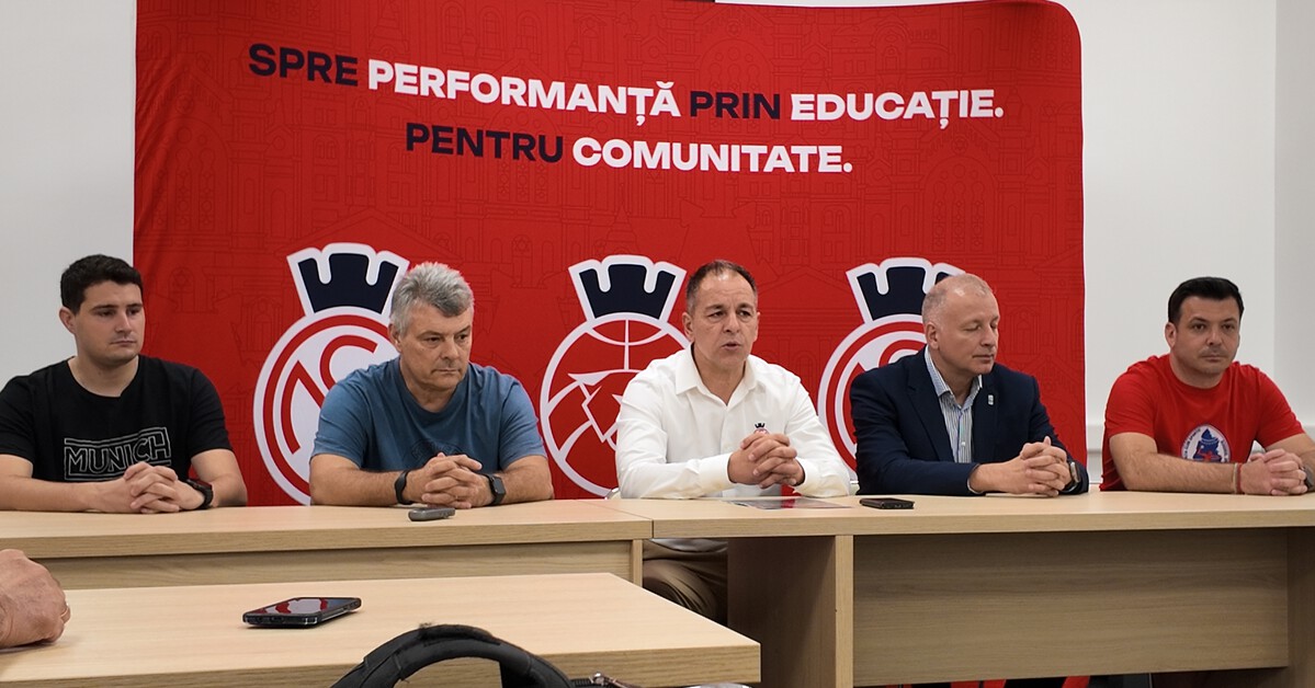 A világ egyik legjobb edzője építené újjá a bihari kézilabdát