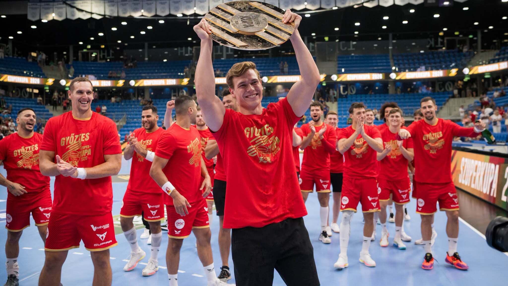 Másodszor a világ tetején a Veszprém