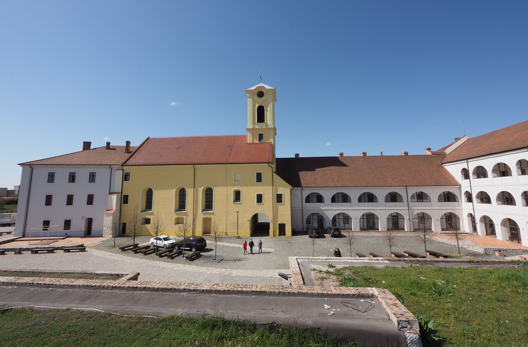 Élettel akarják megtölteni a várat