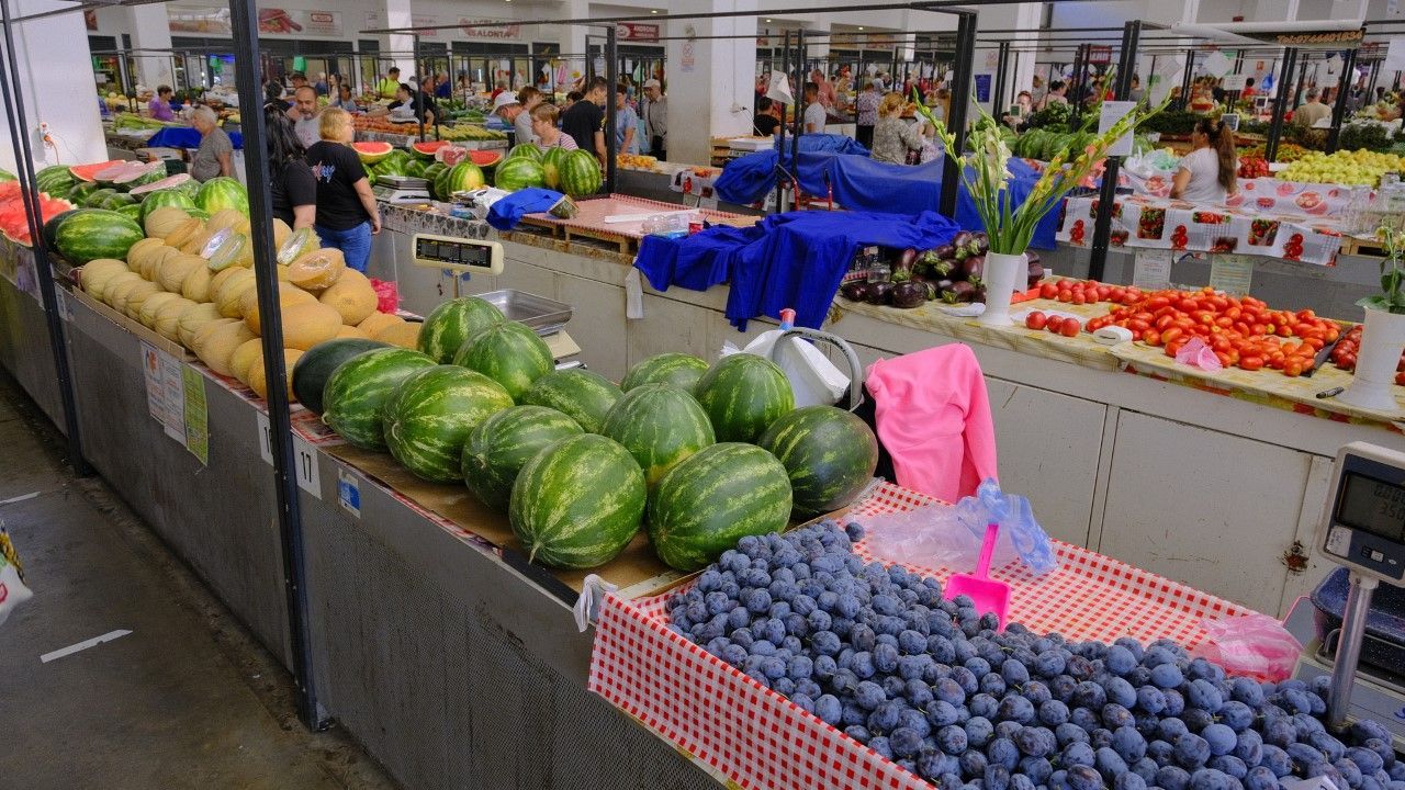 Dinnyét, barackot, szilvát vegyenek!