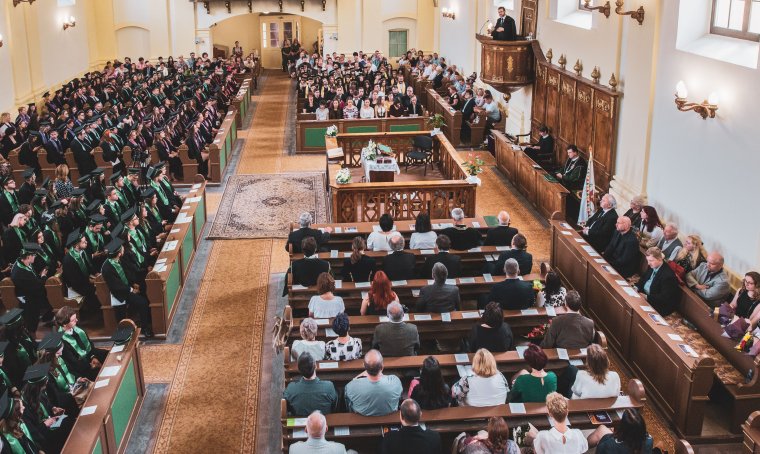 Helyére menedzselt egyetem – pozitív jövőkép
